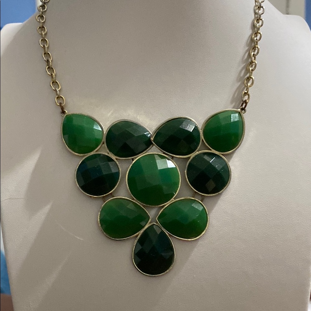 10/$10  Green Statement Necklace